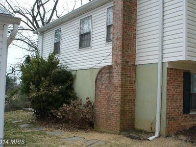 Building Photo - 2512 Lindley Terrace
