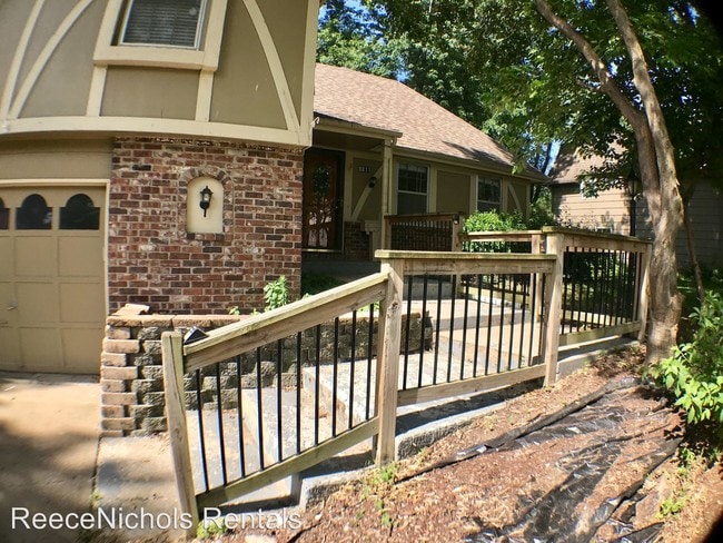 Building Photo - 5 br, 2.5 bath House - 9011 W 105th Street