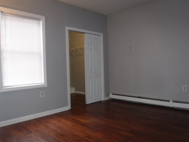 Master with walk-in - 41 Perley St