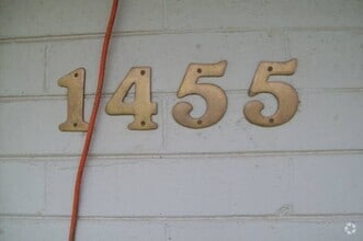 Building Photo - 1455 E Cedar St