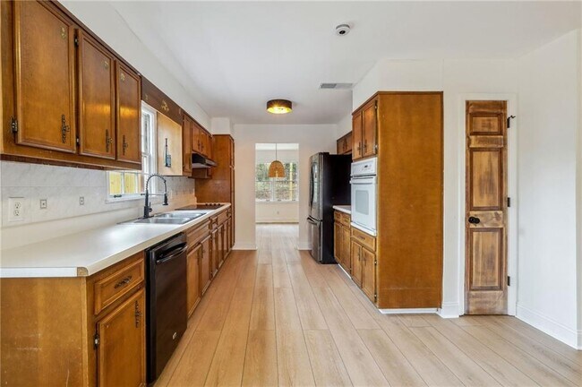 Building Photo - 3167 Mountain Creek Dr