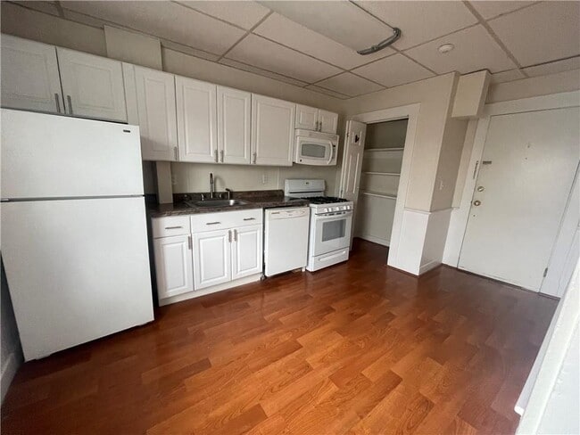 Building Photo - 40-40 Freebody St