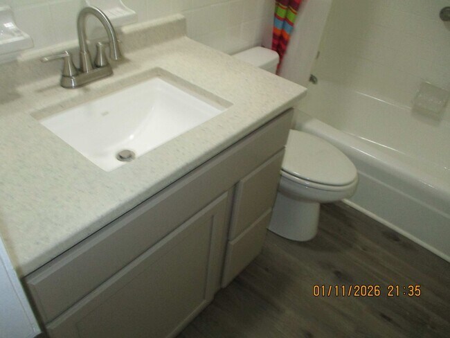 Foto del edificio - 2501 Redwood Ct