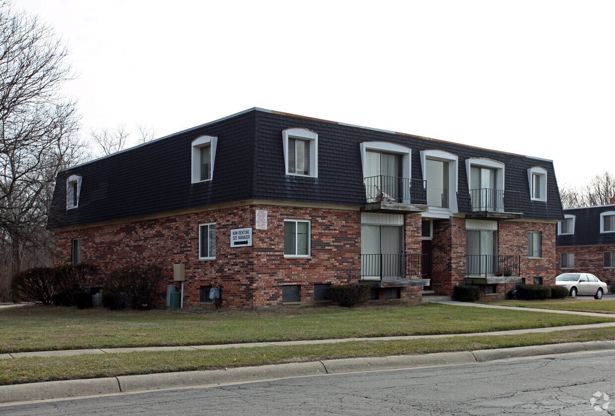 Building Photo - Plymouth Park Apartments