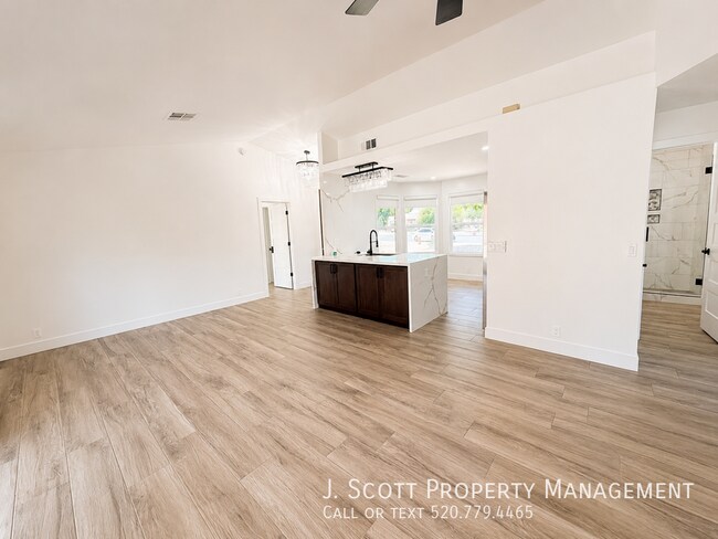 Foto del edificio - 6531 N 83rd Ln