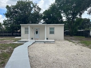 Building Photo - 12801 Westview Dr