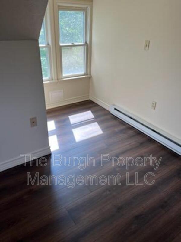 524 Pike St, Meadow Lands, PA 15347 Condo for Rent in Meadow Lands