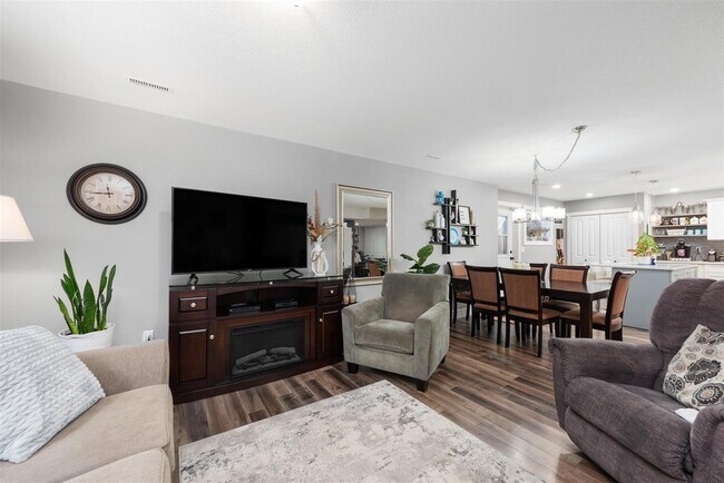 Photo du bâtiment - 6929-197A 197A St