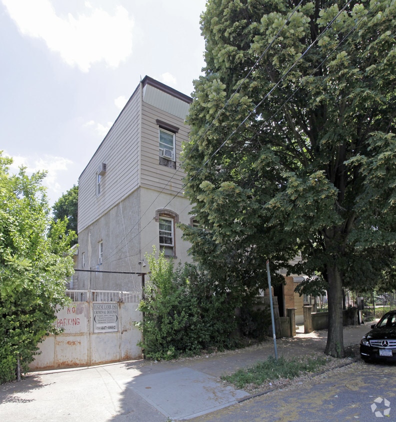 Primary Photo - 55 Targee St