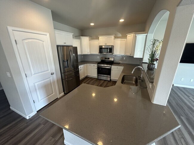 Building Photo - 4079 Samaritan Lp
