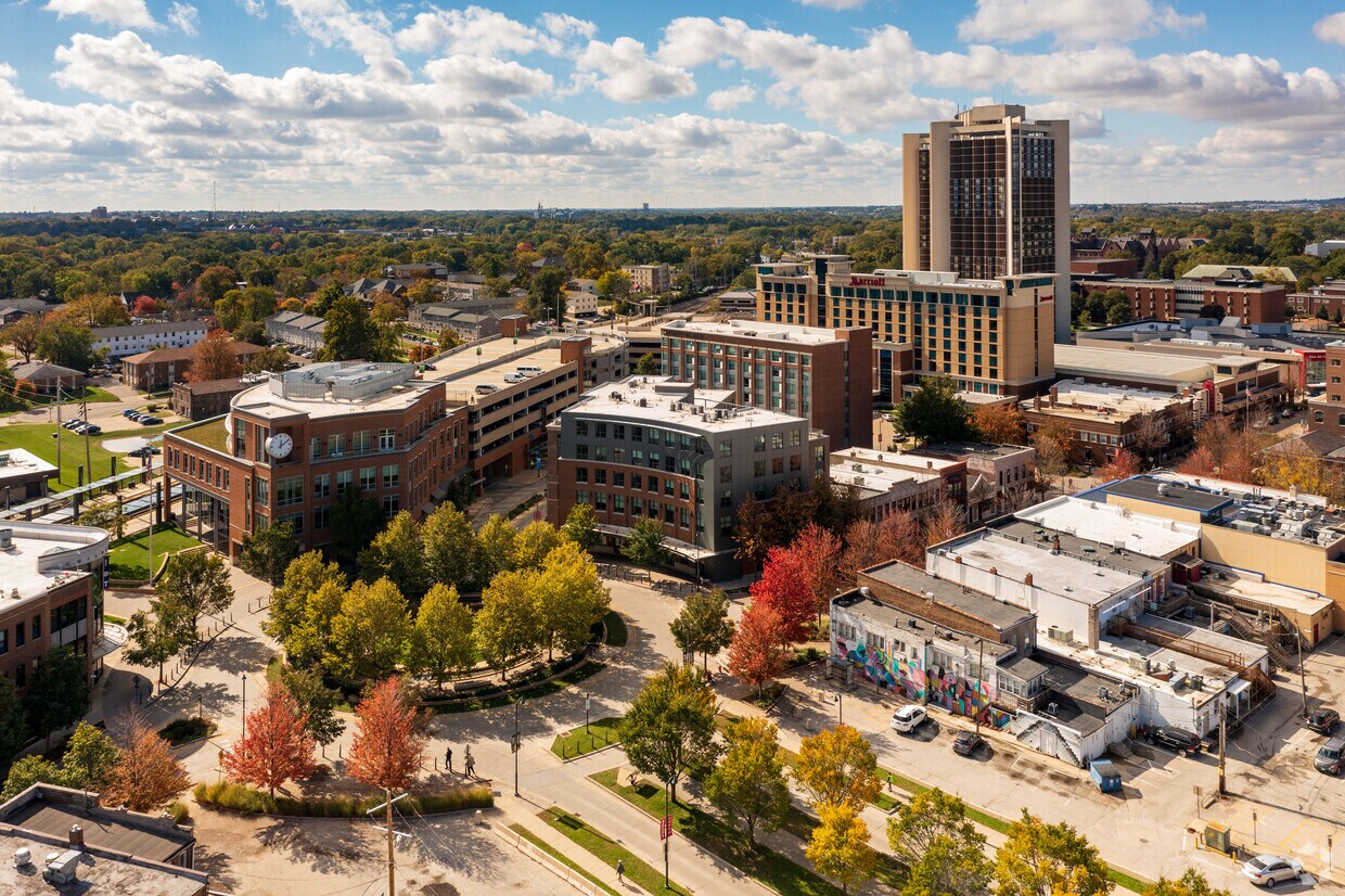 Aerial Photo - 1 Uptown Cir