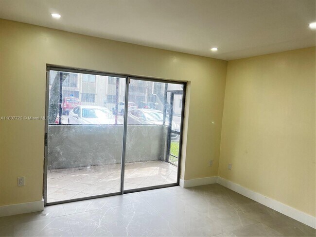 Foto del edificio - 7959 SW 104th St