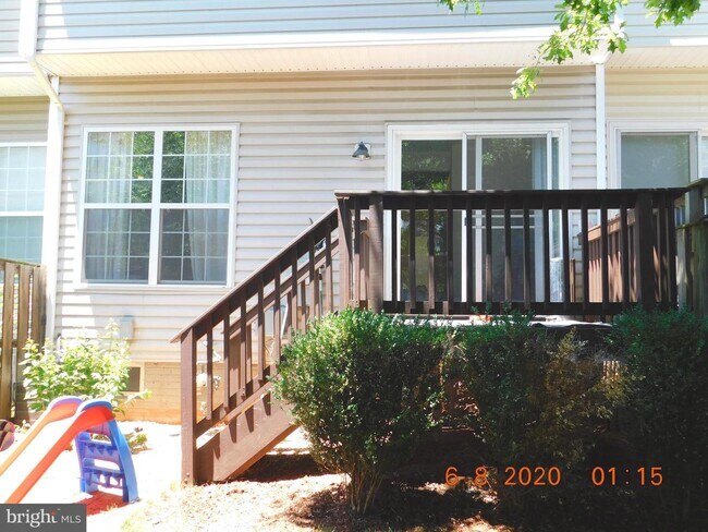 Building Photo - 2289 Forsythia Dr