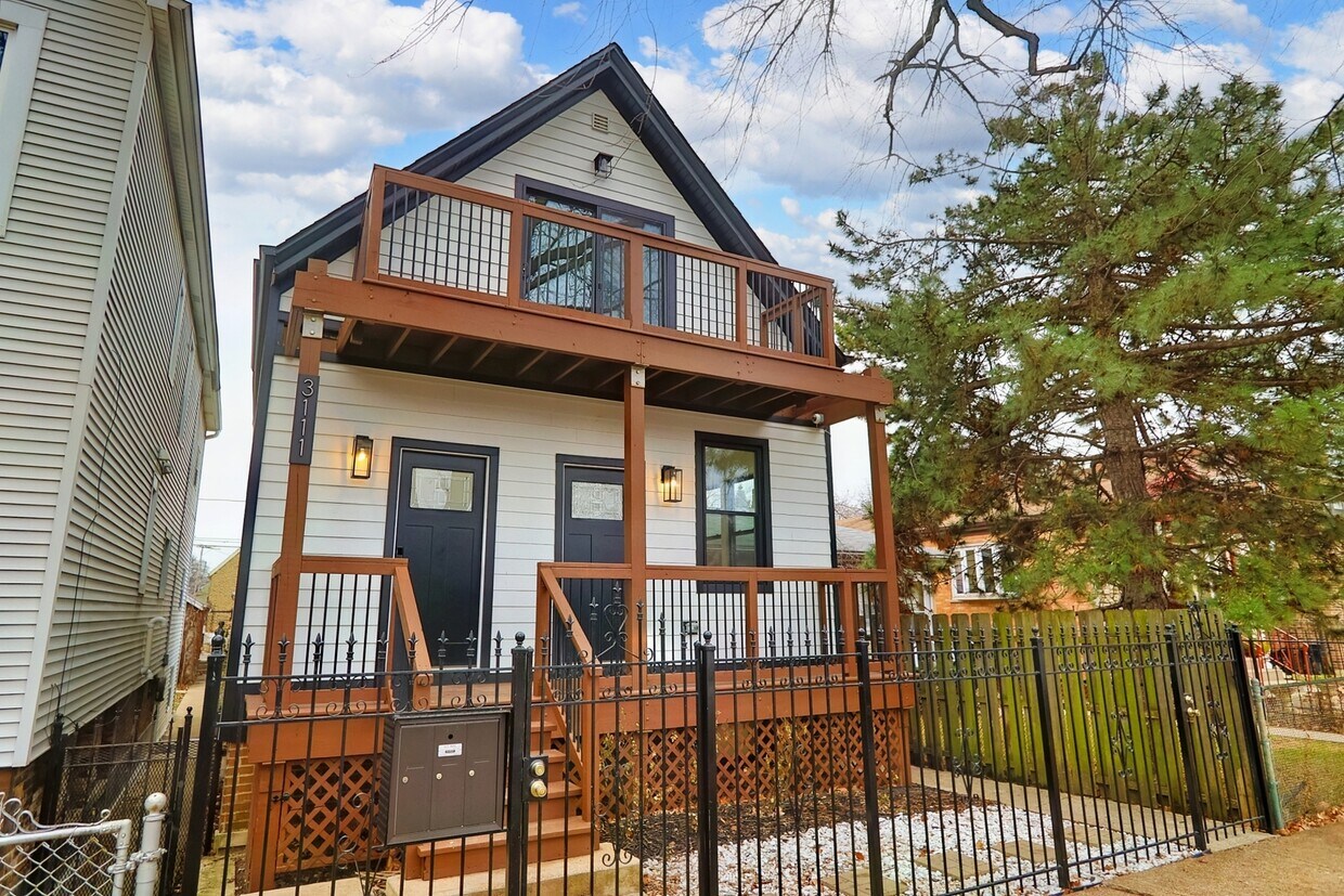 Foto principal - 3111 N Oakley Ave