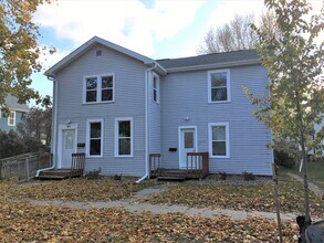 Building Photo - 411 9th St S