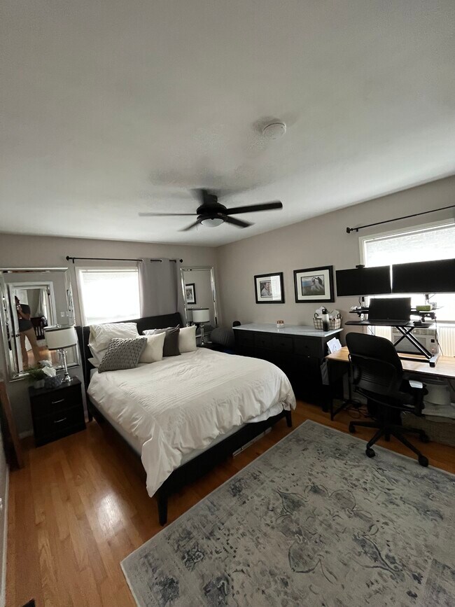 Foto del edificio - 1818 Carmelina Dr