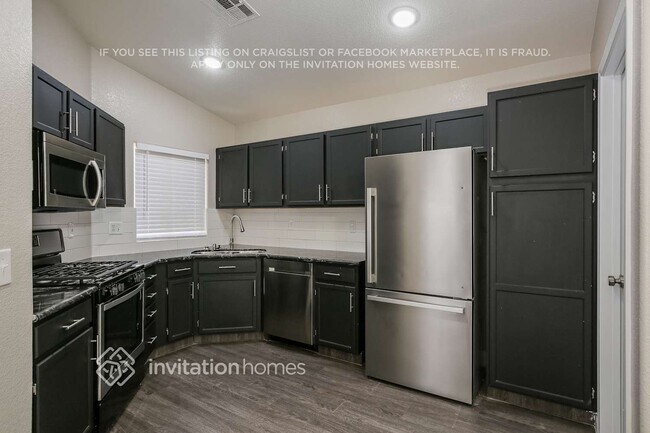 Foto del edificio - 639 Stonehurst Dr