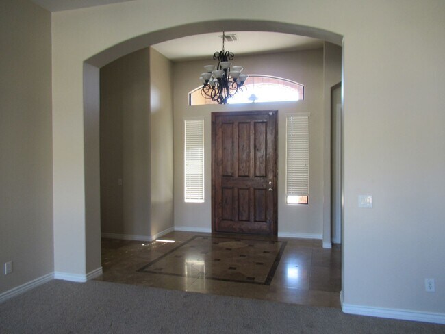 Foto del edificio - Beautiful Custom North Mesa Home