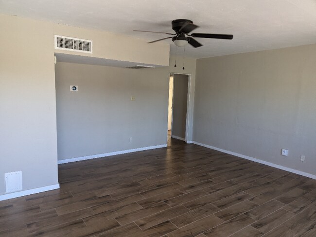 Foto del edificio - 1532 Edwards St