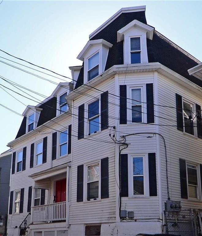 33 Ann St Unit 1, Newport, RI 02840 Room for Rent in Newport, RI