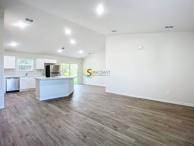 Building Photo - 25 Folcroft Ln
