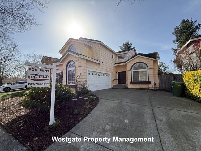 Building Photo - 545 Almanor St