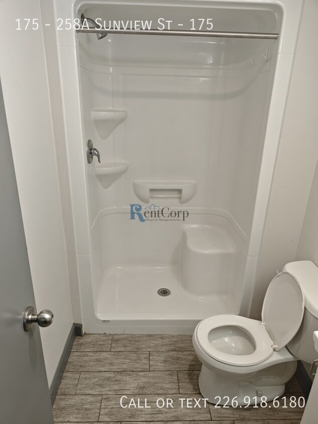 Photo du bâtiment - 258A-258A Sunview St