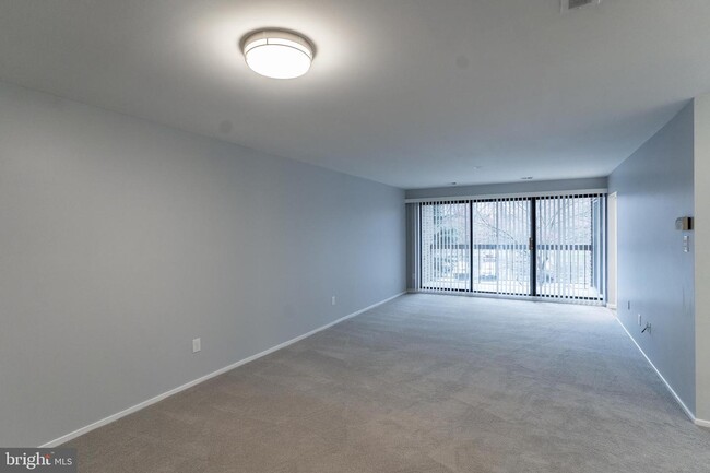 Building Photo - 2817 Jermantown Rd