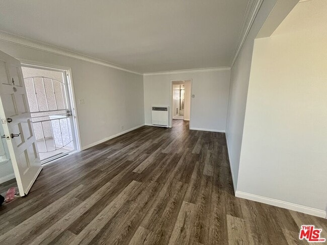 Building Photo - 5913 Overhill Dr