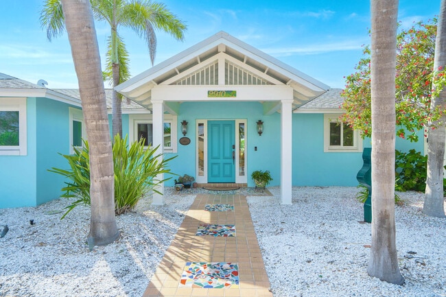 Building Photo - 2910 Alton Dr