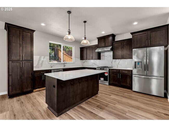 Foto del edificio - 6107 NE 45th Ct