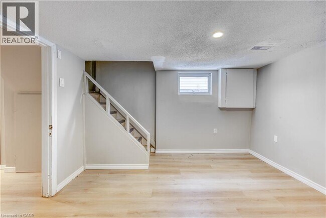 Photo du bâtiment - 2100 Brampton St