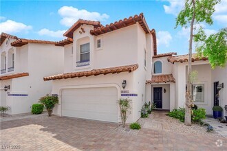 Building Photo - 8739 Villa Jeremiah Ln