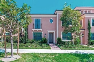 Building Photo - 210 Rodeo
