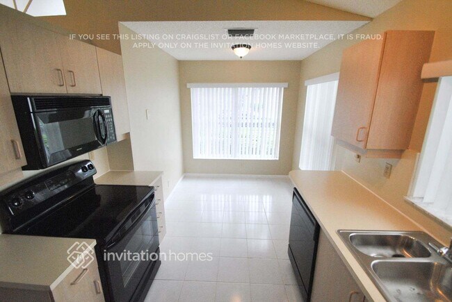 Foto del edificio - 670 Clearbrook Cir W