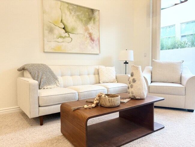 Foto del edificio - 6711 E Camelback Rd