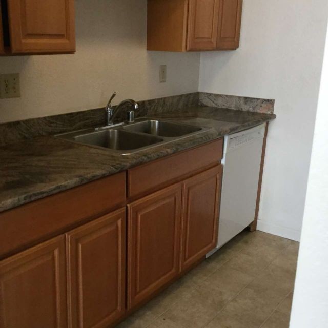 Building Photo - Condo For Rent in Turlock