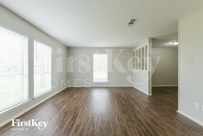 Foto del edificio - 1 Midwood Cir