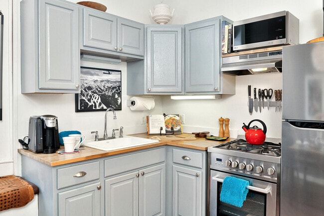 Foto del edificio - 107 W Columbia Ave