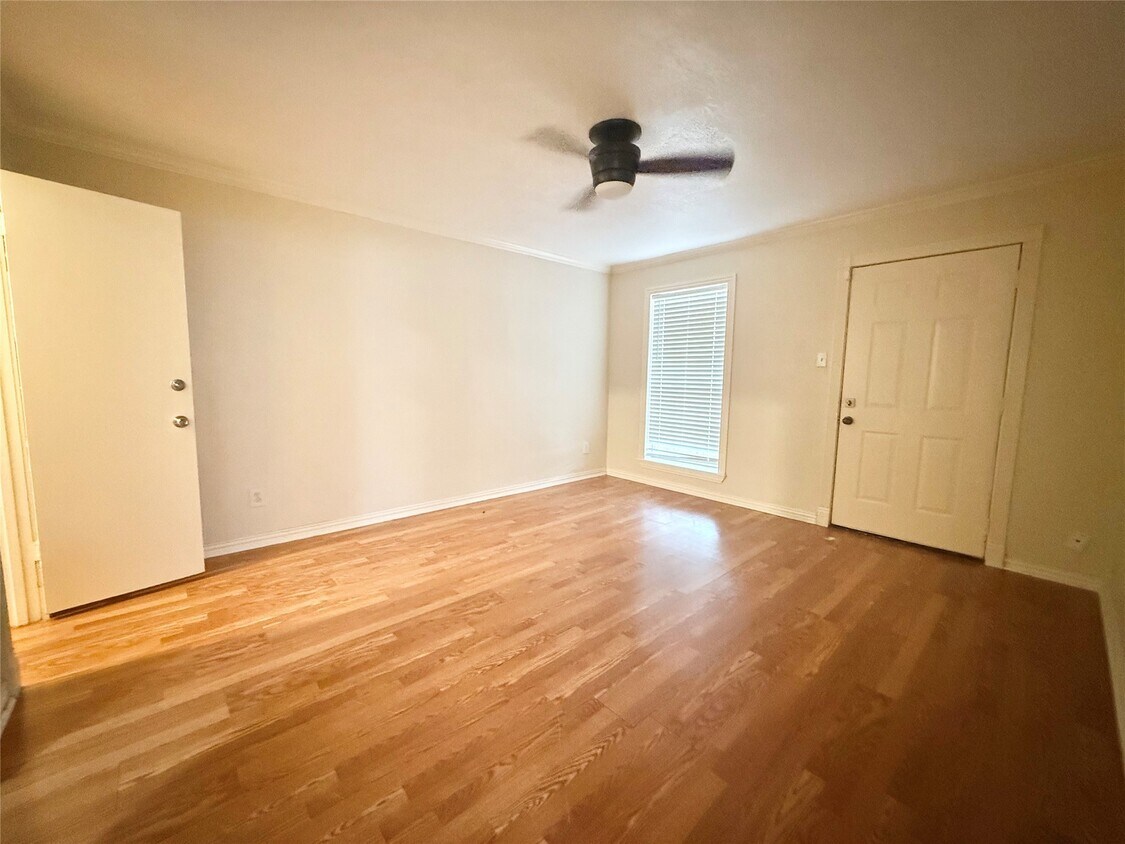 Foto del edificio - 361 N Post Oak Ln
