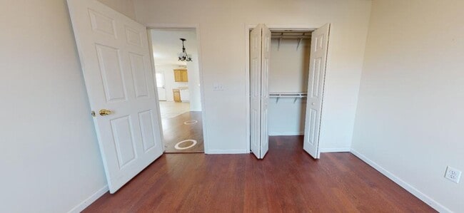 Building Photo - 1216 N Van Buren St