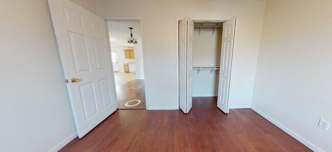 Foto del edificio - 1216 N Van Buren St