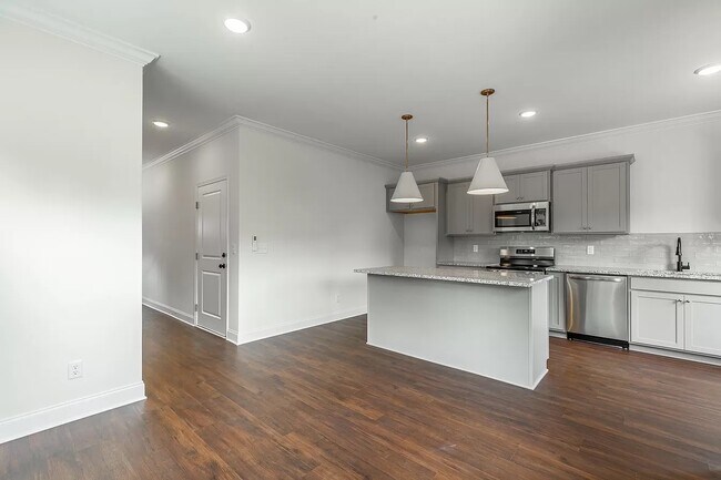 Building Photo - 5558 Stream Ln