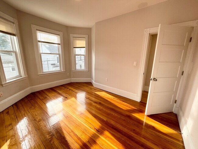 Foto del edificio - 108 Buttonwood St
