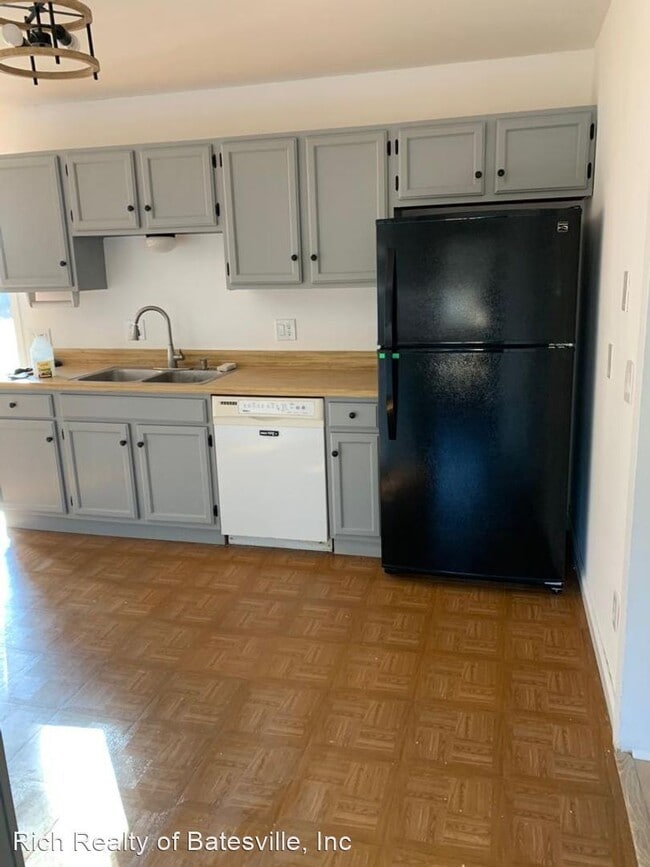 Building Photo - 3 br, 2 bath House - 5 Redbird Drive