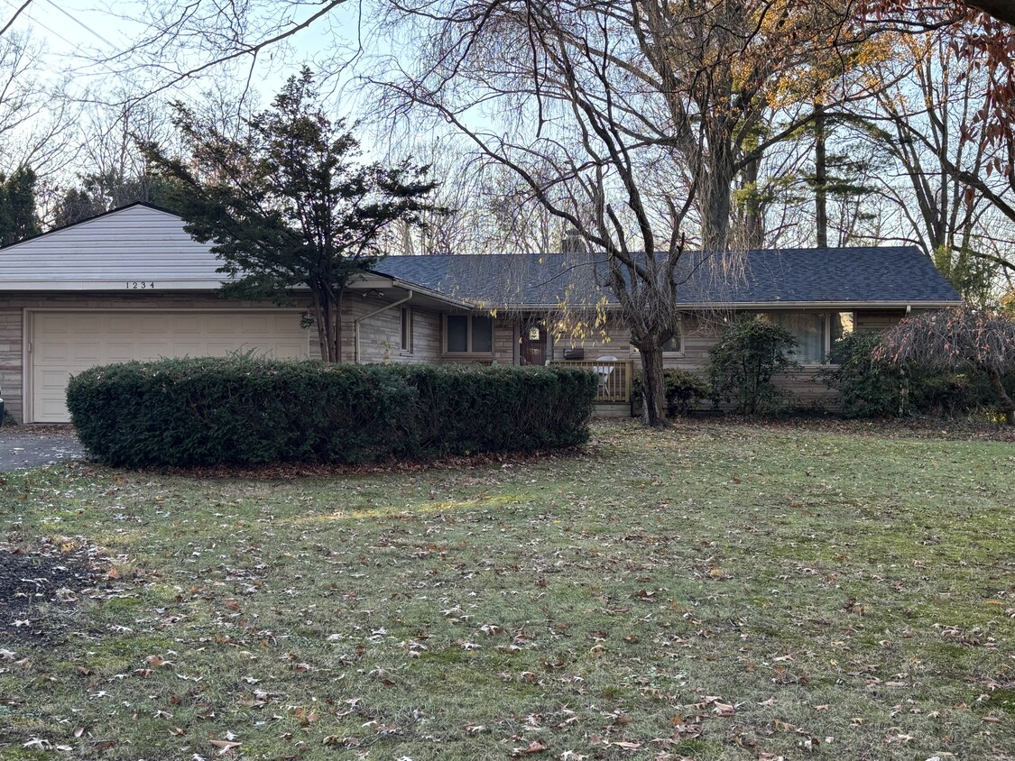 Foto principal - 1234 Fairview Dr