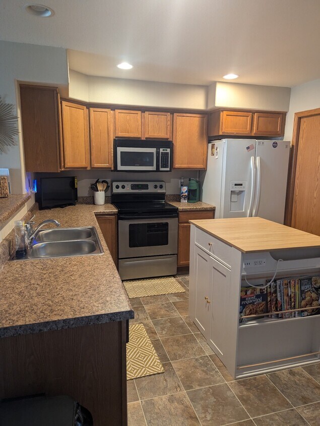 4808 Algonquin Dr, Cedar Falls, IA 50613 Townhome Rentals in Cedar