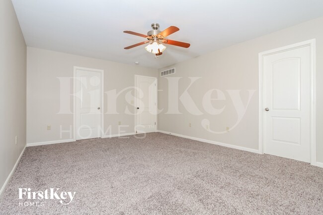Foto del edificio - 2724 Parkerridge Dr