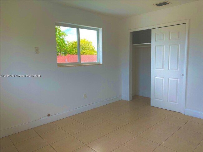 Foto del edificio - 931 SW 29th Ave