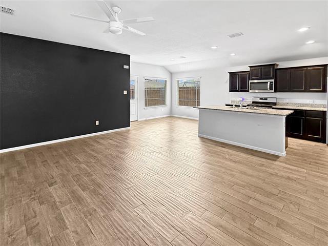 Foto del edificio - 9749 Walnut Cove Dr